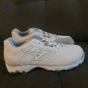 Mizuno Softball Cleats